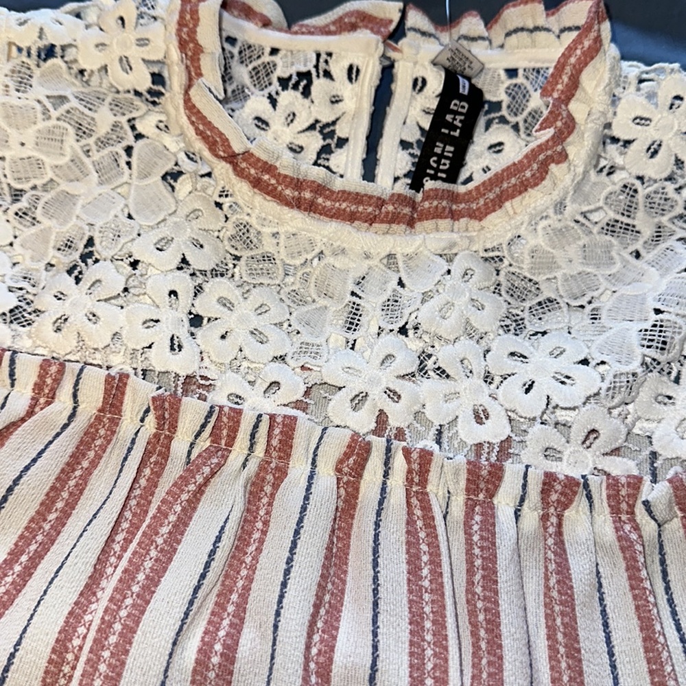 NWT Design Lab Tank Top - Picture 4 of 6